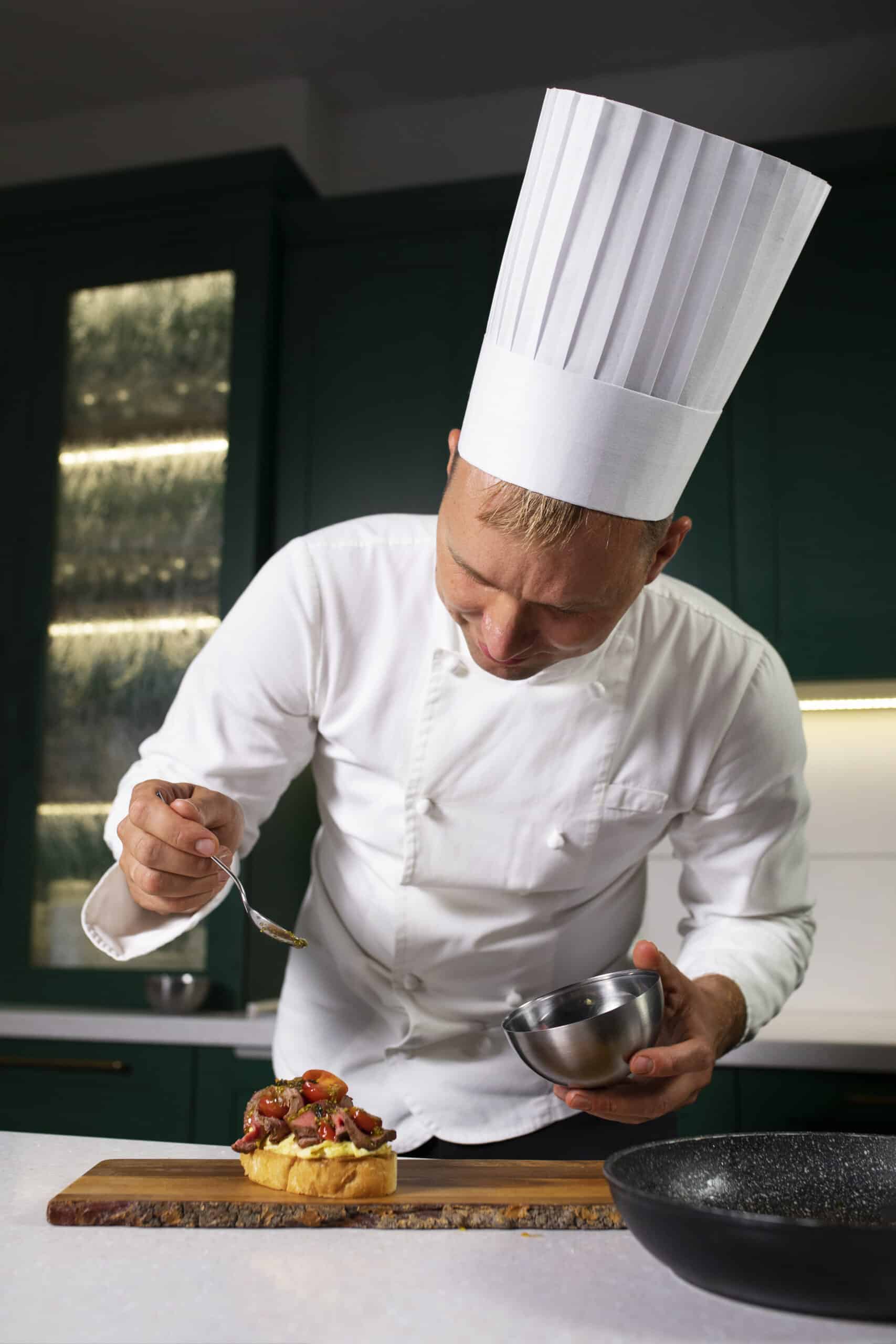 chef-Mark-cooking-kitchen Mark DeLuca